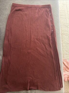 Ribbed Side-Button Midi Skirt in Deep Brick